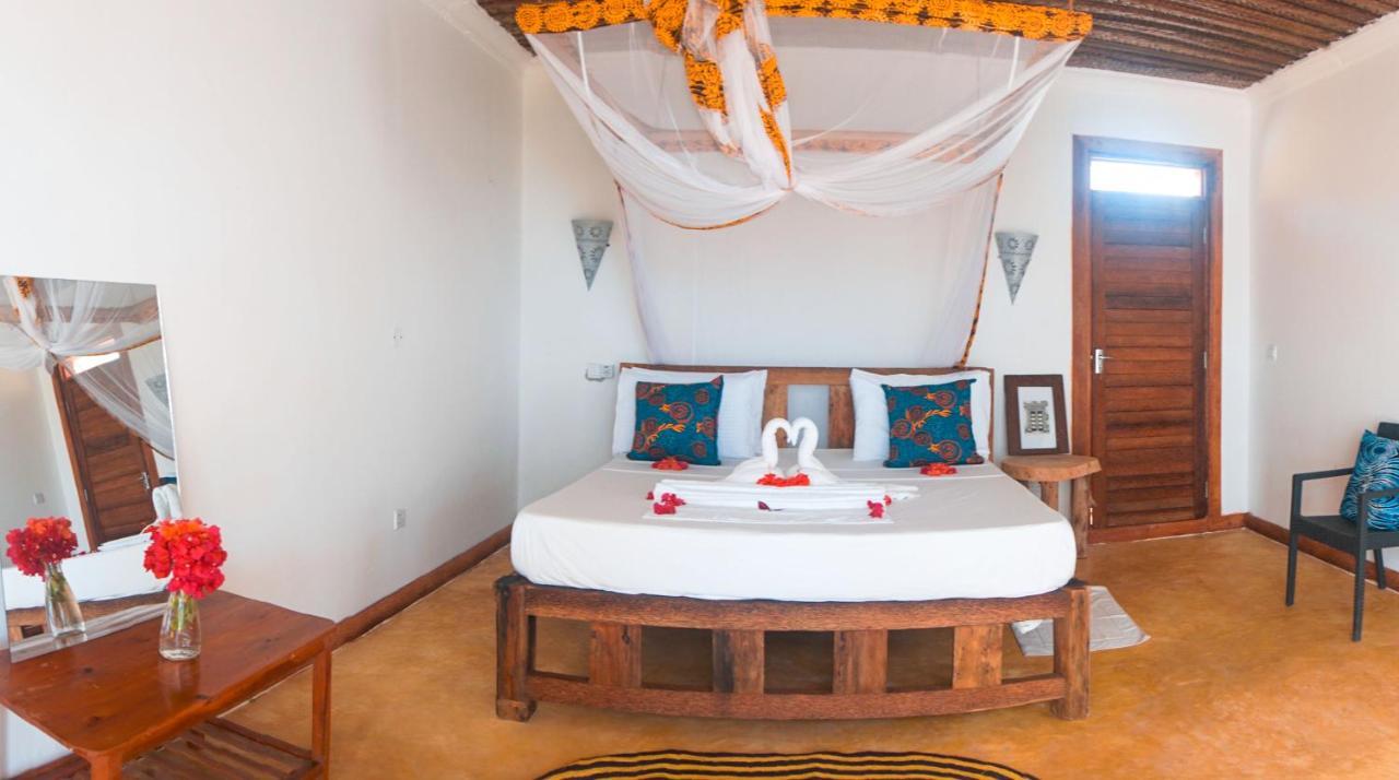 Zanzibar Kusini Beach Bungalows Hotel كيزيماكزي المظهر الخارجي الصورة