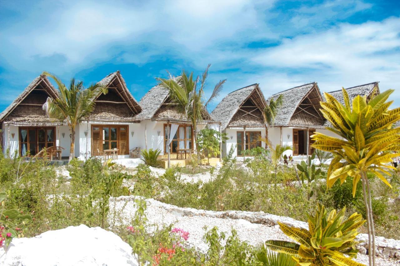 Zanzibar Kusini Beach Bungalows Hotel كيزيماكزي المظهر الخارجي الصورة