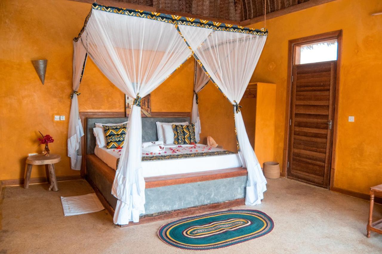 Zanzibar Kusini Beach Bungalows Hotel كيزيماكزي المظهر الخارجي الصورة