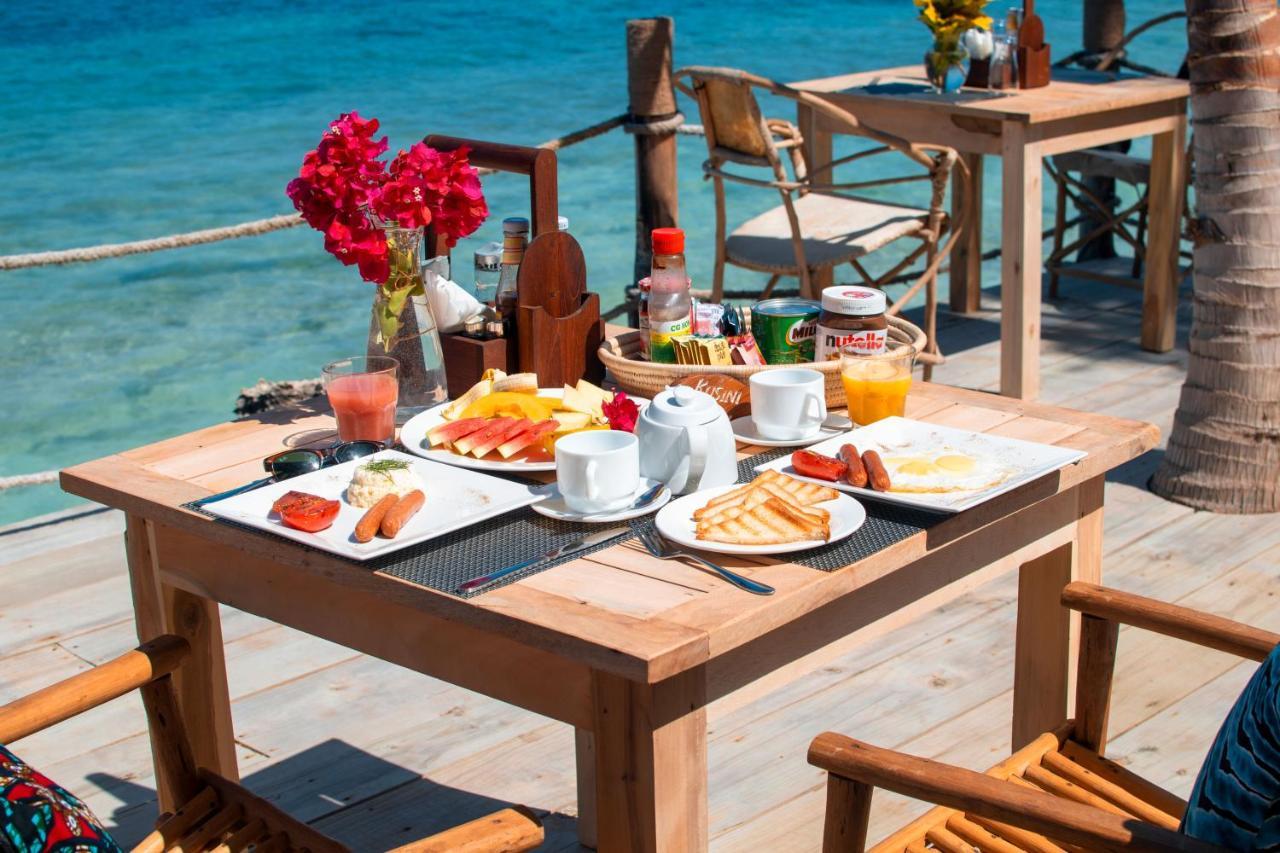Zanzibar Kusini Beach Bungalows Hotel كيزيماكزي المظهر الخارجي الصورة